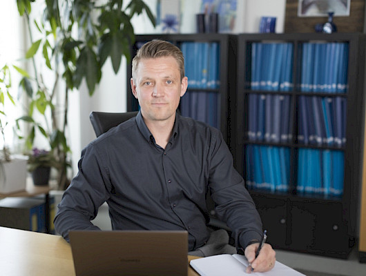 Vuodesta 2021 alkaen Patenttikonsultoinnissa on työskennellyt patenttiasiamies Ville Pekkanen, joka on koulutukseltaan tekniikan tohtori. Hänellä on yli 15 vuoden ammattikokemus tekniikan tutkimuksesta ja kehityksestä teollisuuden palveluksessa. Kesästä alkaen hän on siirtynyt yrityksen uudeksi toimitusjohtajaksi ja omistajaksi.