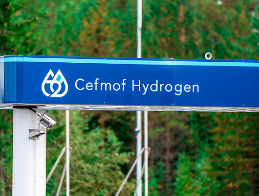 Cefmof Hydrogen Oy operoi Suomen ensimmäistä vihreän vedyn tankkausasemaa