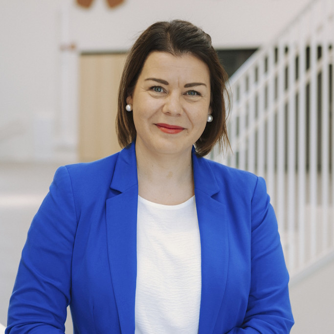 Lempäälän kunnanjohtaja Noora Pajari. Kuva: Anni Koskela Photography